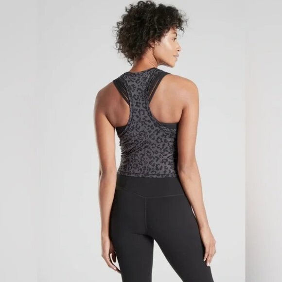 EUC✨ ATHLETA medium grey & black leopard print cropped Shanti yoga top - Picture 5 of 6